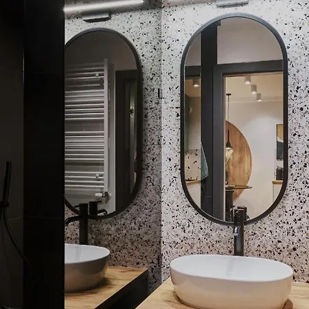 Piekny Nad Odra W Centrum Wroclawia アパート ヴロツワフ